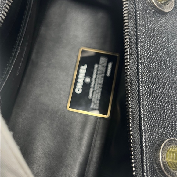 Chanel Coco Handle Bowling,black caviar quilted lizard-embossed top handle - Picture 10 of 17